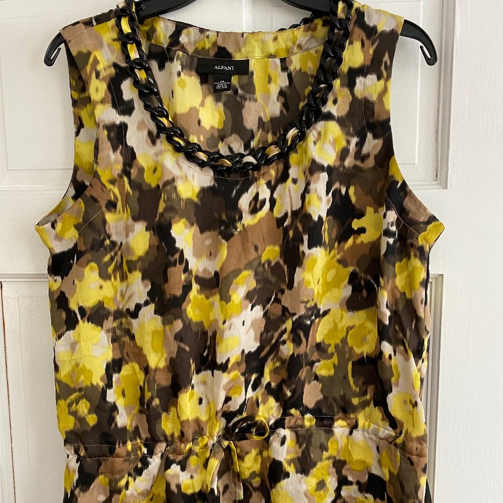 ALFANI sleeveless drawstring waist top with decorative brown chain.
